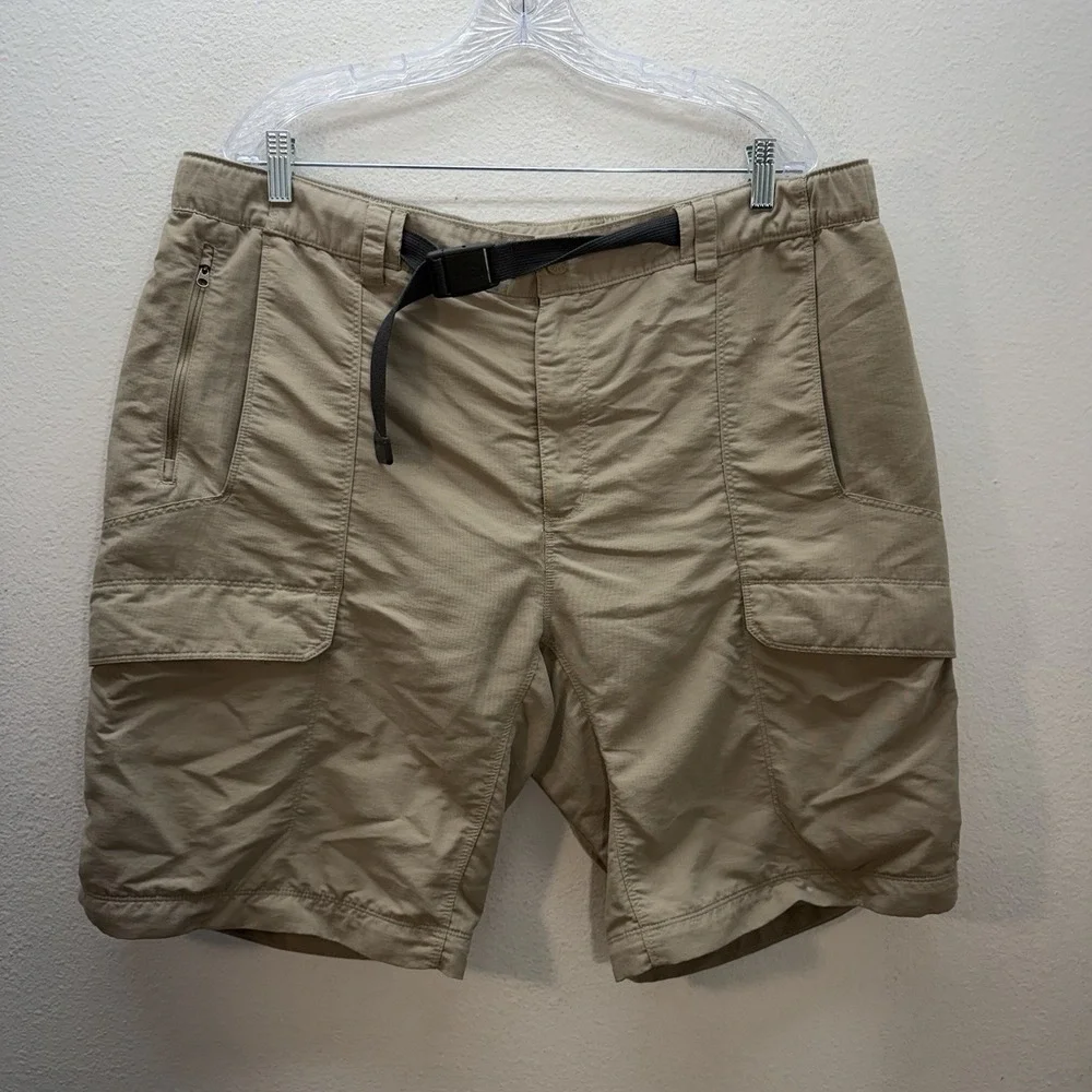 The North Face Mens XL Hiking Cargo Shorts Khaki‎ Nylon Hiking Outdoors Belted